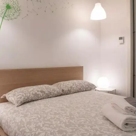Comfortable Apartment Near'S Lambrate Station 公寓 *